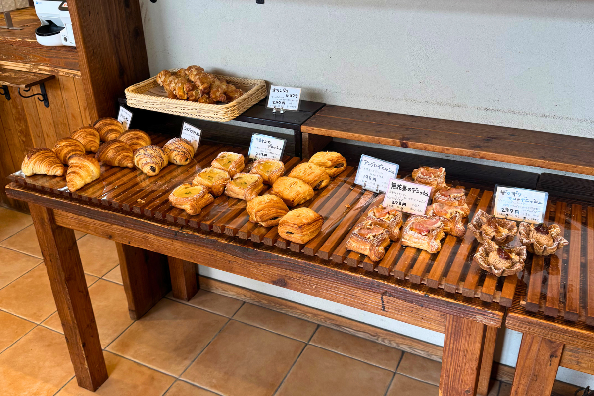 パン屋カフェ　キャトル-店内風景