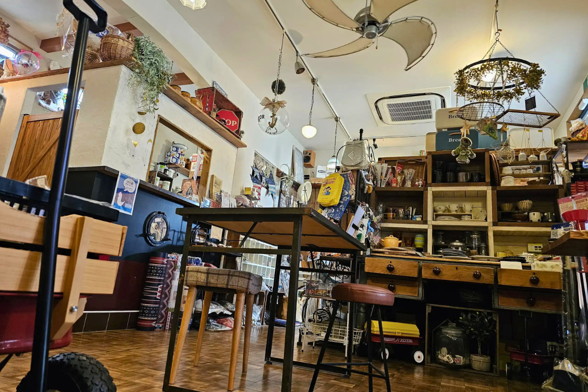 店内のカフェブース