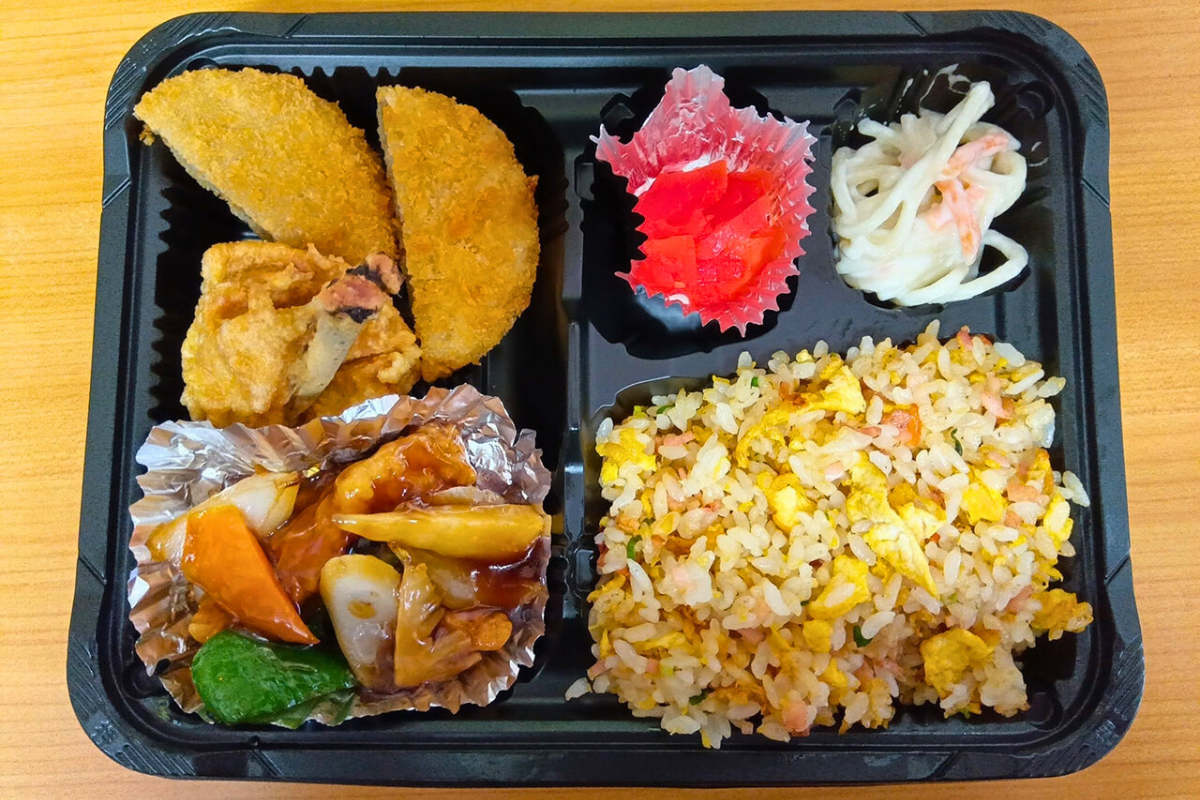 くまコロの入った お弁当-1000円