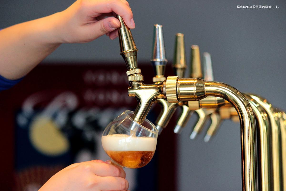 ヤッホーブルーイング大阪醸造所 よなよなビアライズ-タップルームや試飲の情景